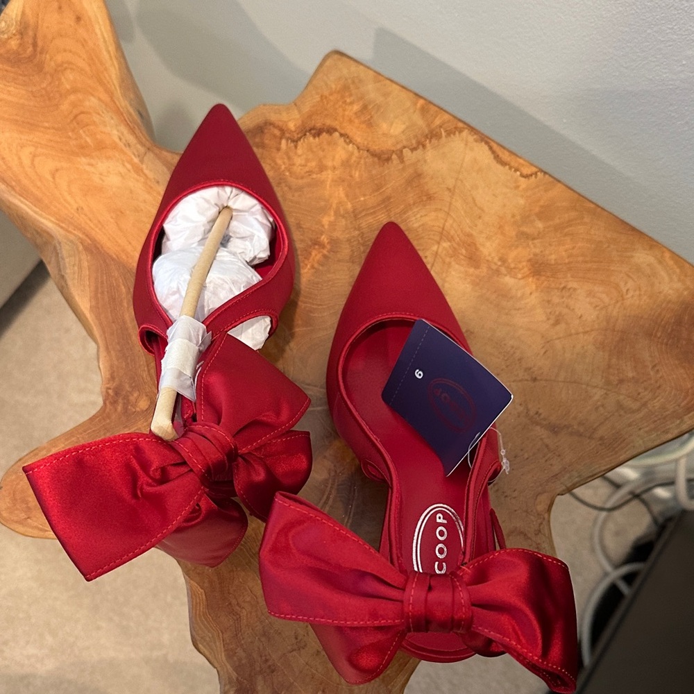 Red Bow Pointed-Toe Women's Heels